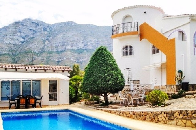 Beautiful detached villa in Denia with a spacious private pool