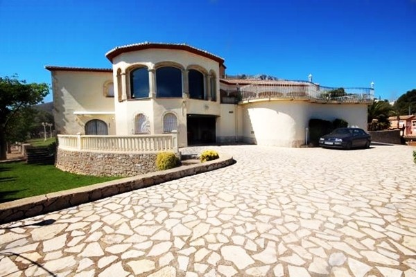 The driveway of the luxury villa