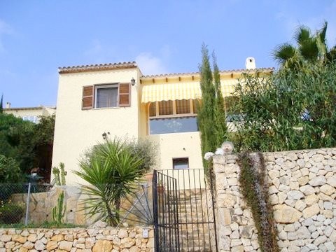 Villa with panoramic views over the valley of La Sella and the Mediterranean coast