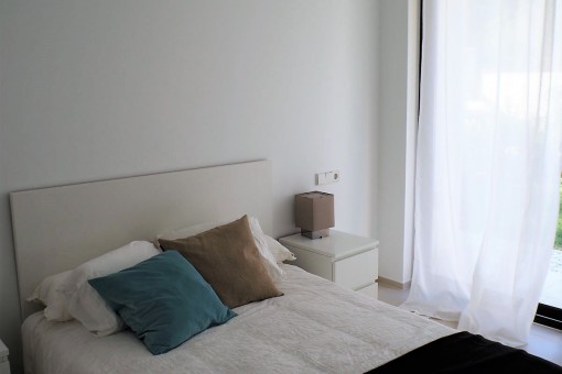Dormitorio acogedor con doble cama