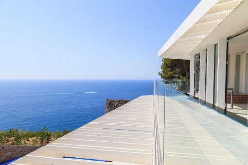 Modern luxury frontline villa with infinity pool in Jávea, Alicante